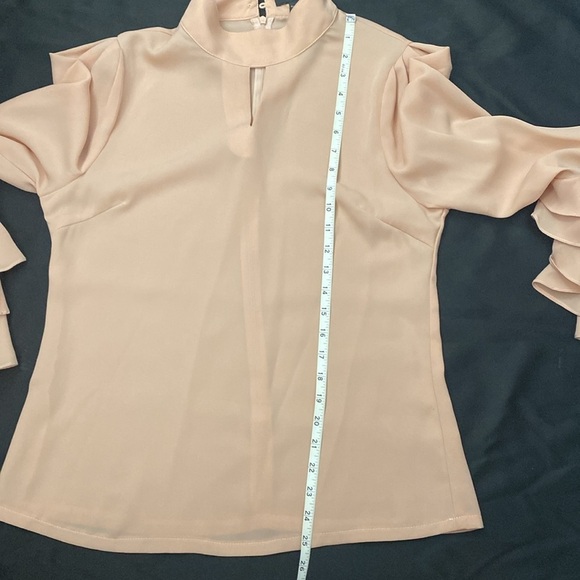 Gracia Key hole high neck neckline cascade cuffs blouse T19678 in beige - Picture 13 of 13